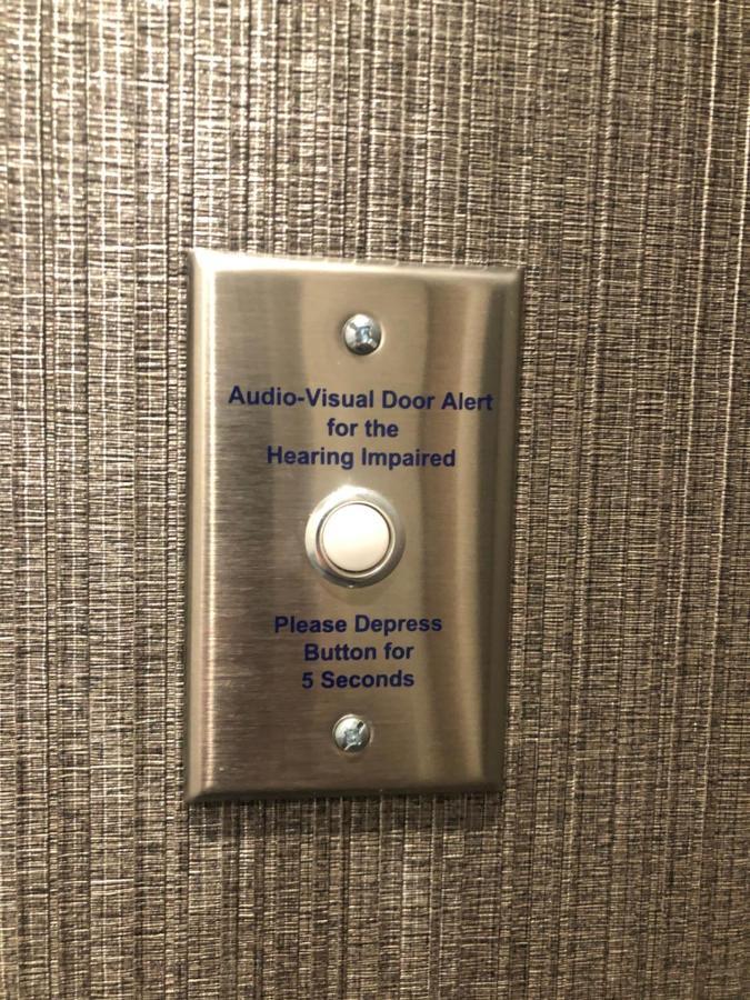 Holiday Inn Express & Suites Madison By Ihg Екстериор снимка