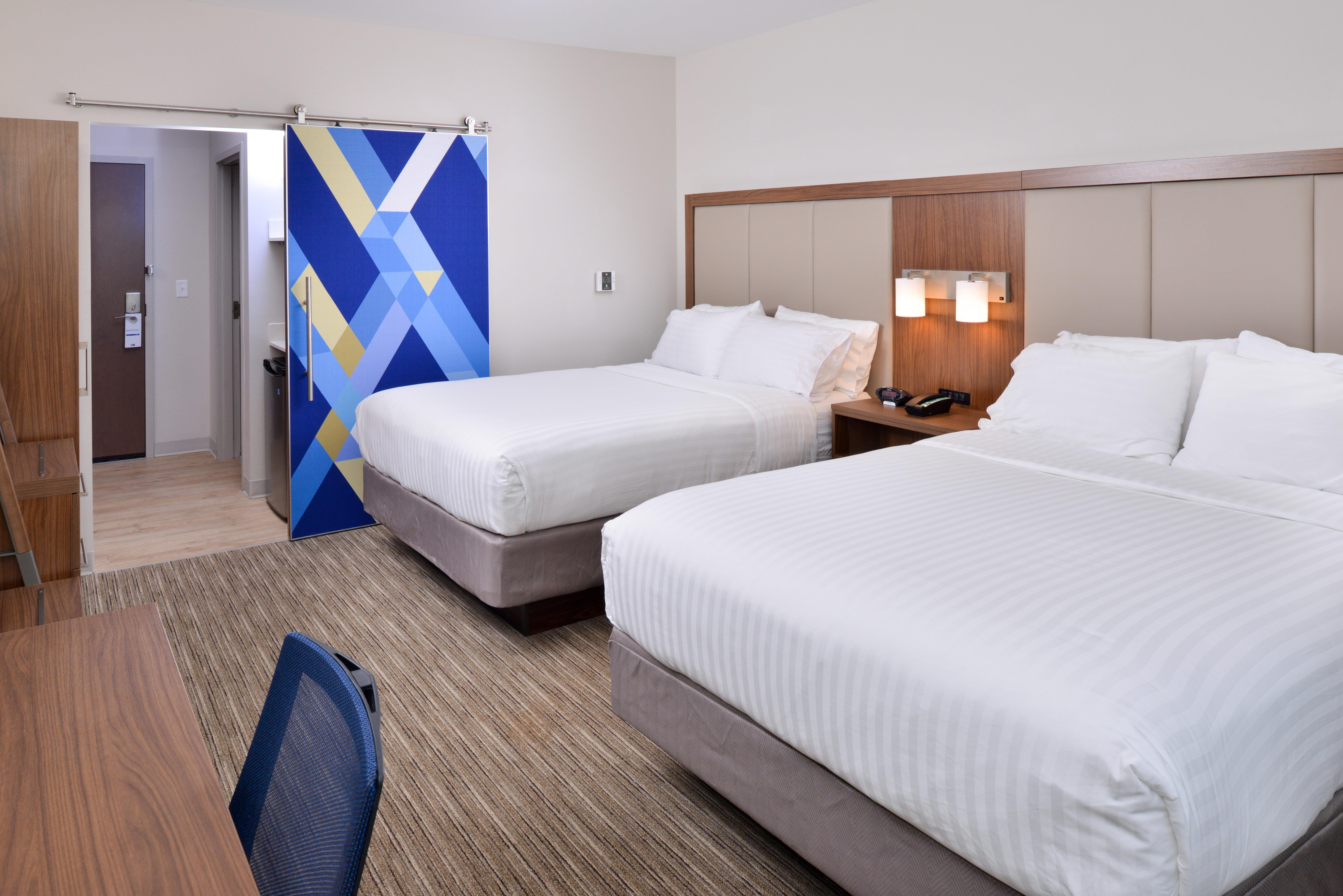 Holiday Inn Express & Suites Madison By Ihg Екстериор снимка